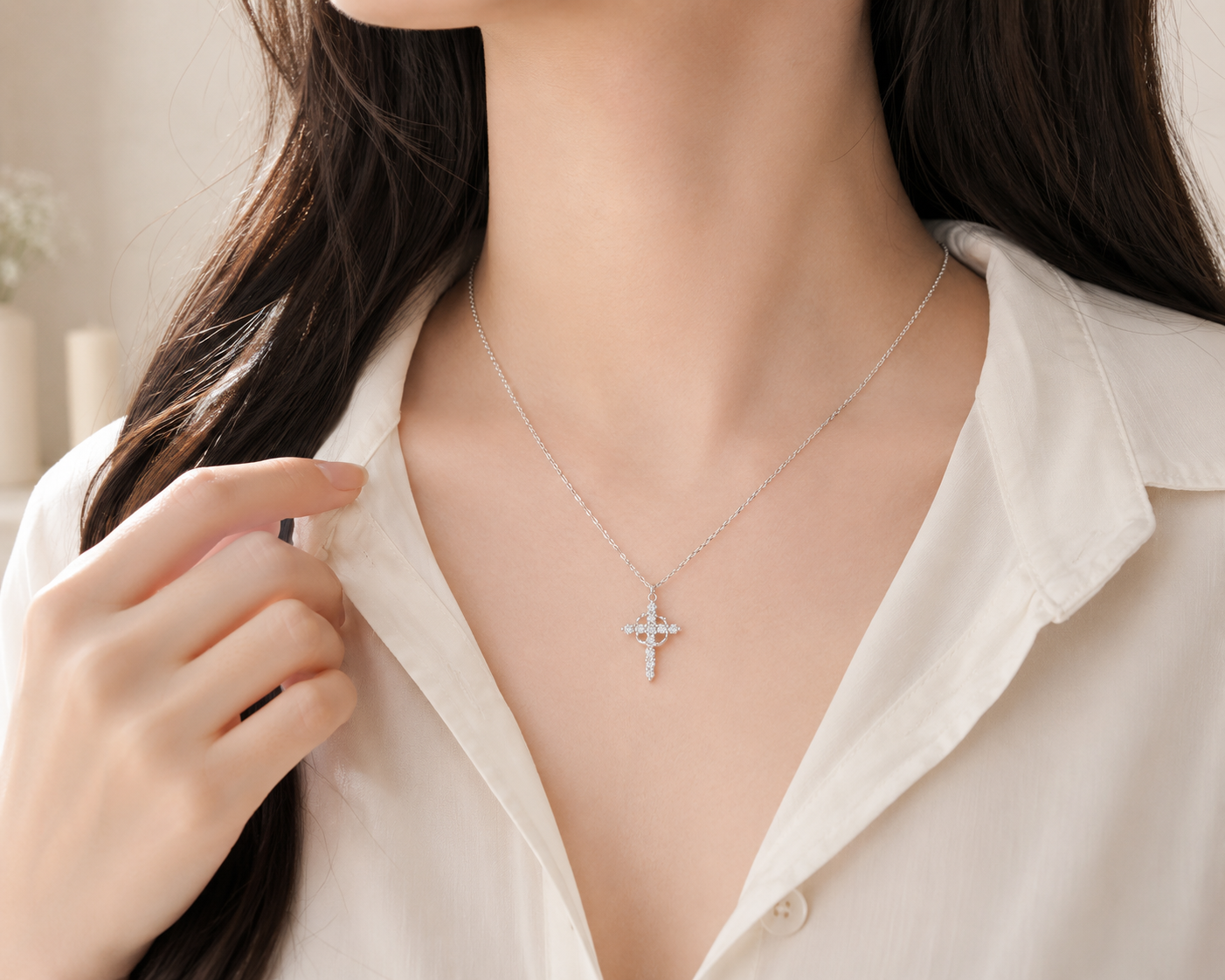 Vionarel Moissanite Cross Necklace in 925 Sterling Silver