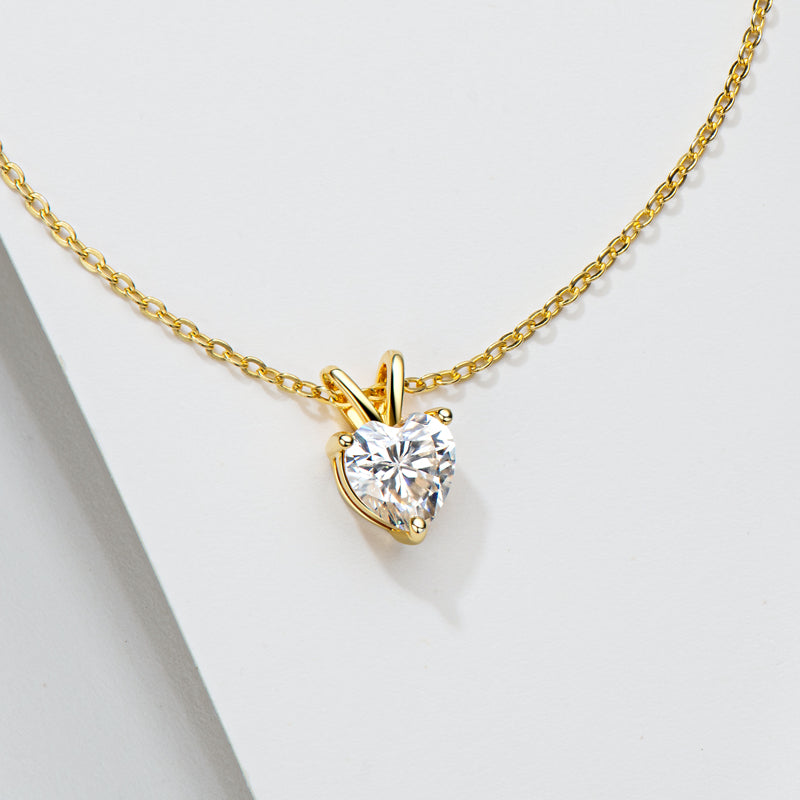 Moissanite Pendant Necklace – Brilliant Diamond-Like Sparkle, Elegant Gift for Her