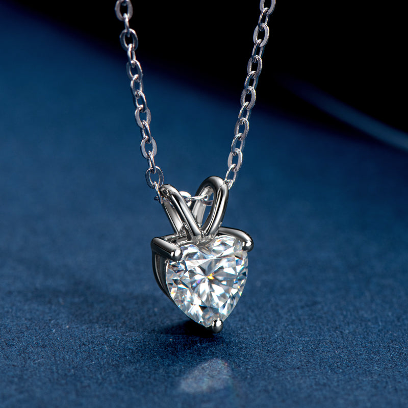 Moissanite Pendant Necklace – Brilliant Diamond-Like Sparkle, Elegant Gift for Her