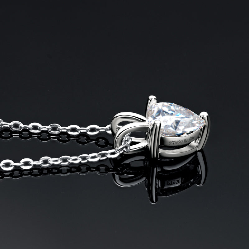 Moissanite Pendant Necklace – Brilliant Diamond-Like Sparkle, Elegant Gift for Her