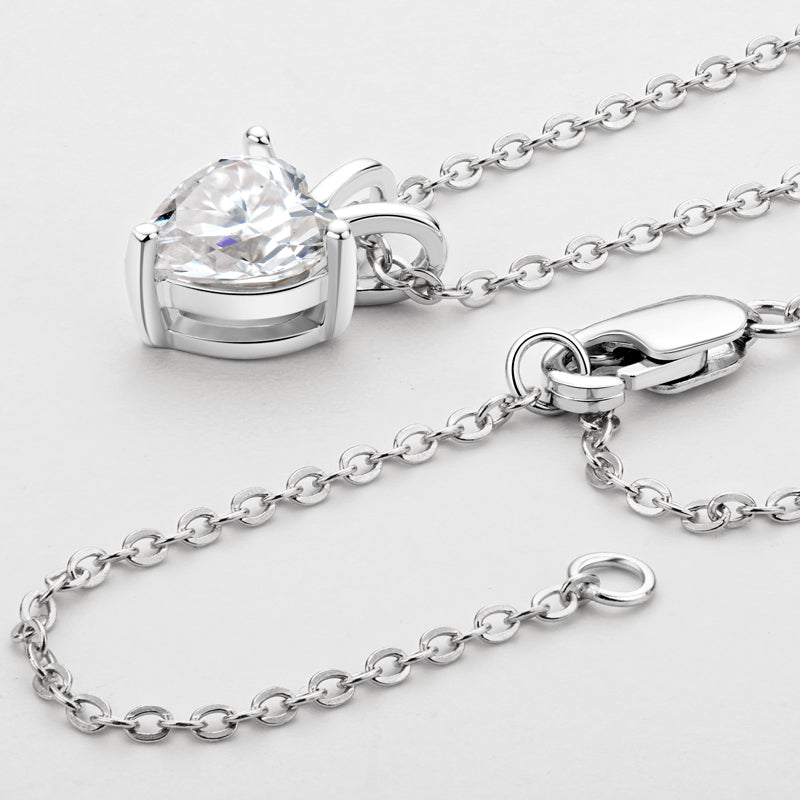 Moissanite Pendant Necklace – Brilliant Diamond-Like Sparkle, Elegant Gift for Her