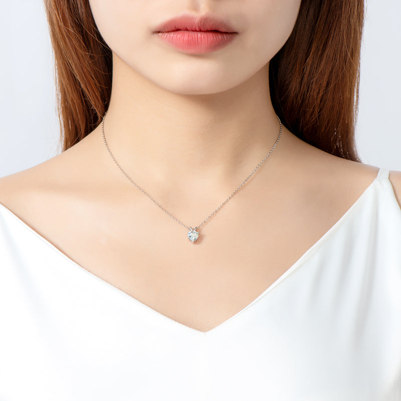 Moissanite Pendant Necklace – Brilliant Diamond-Like Sparkle, Elegant Gift for Her